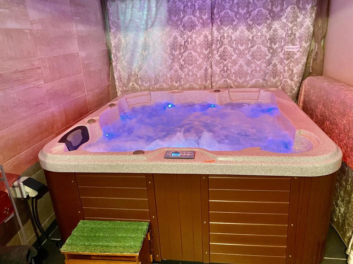 Suite Spa Acces Autonome Beaucaire  Ngoại thất bức ảnh