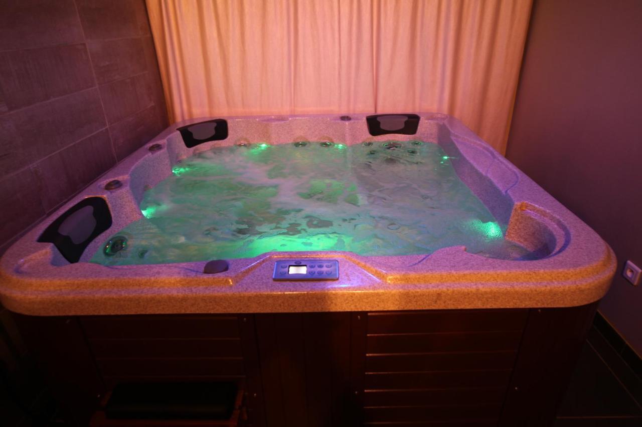 Suite Spa Acces Autonome Beaucaire  Ngoại thất bức ảnh